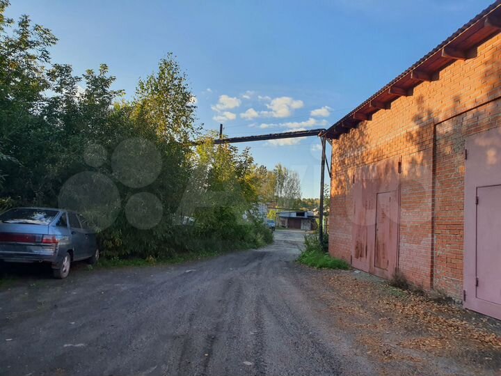 Гараж, > 30 м²