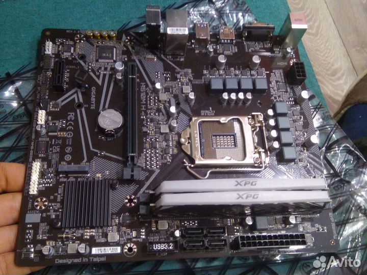 Материнская плата