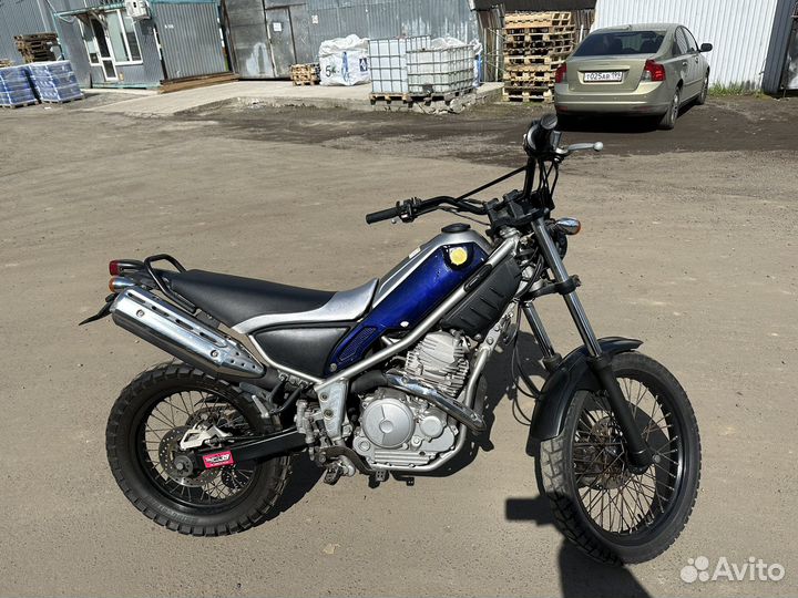 Yamaha XG 250 Tricker