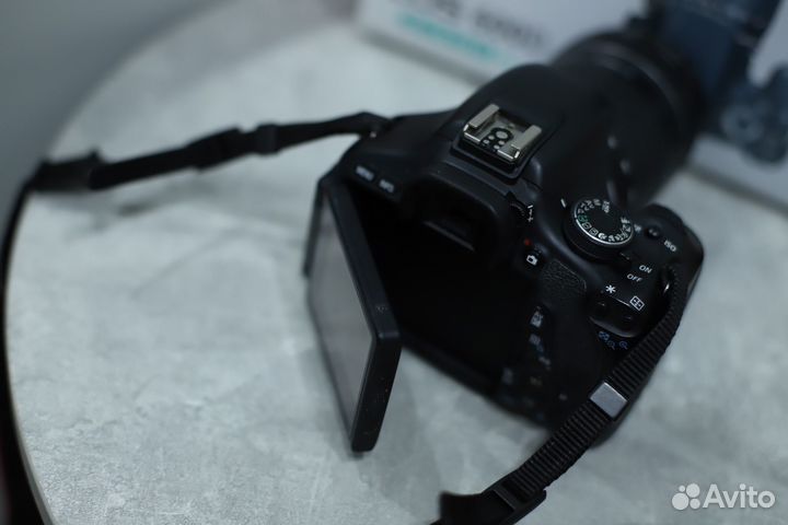 Зеркальный фотоаппарат canon 600d