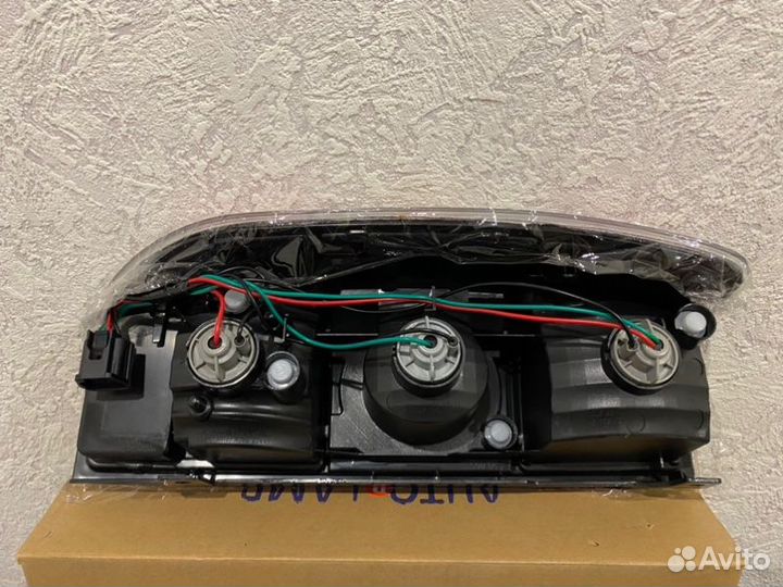 Стоп-сигнал задний правый Mazda Bt-50 UN