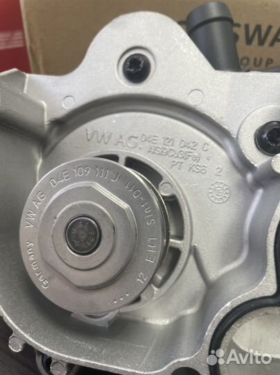 Помпа VAG 04E121600C