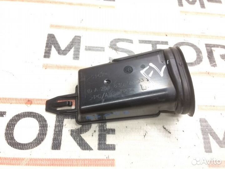 Воздуховод печки передний левый Mercedes-Benz