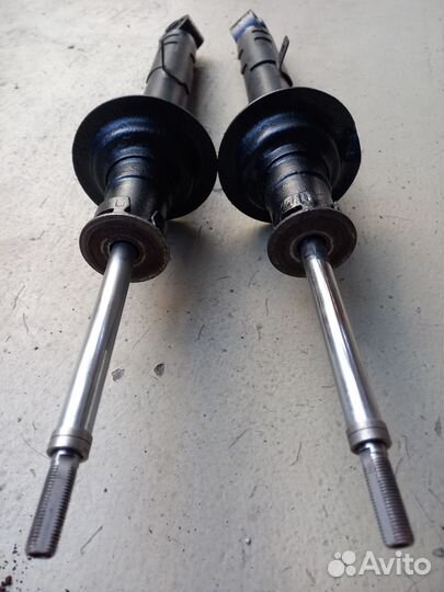 Стойки амортизаторы передние lexus gs 300-460