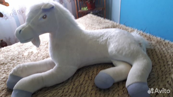 Продам большую мягкую игрушку лошадь