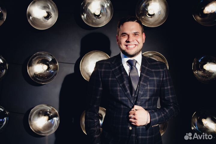 Ведущий который Вам нужен(не тамада)