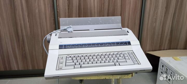 Электронная печатная машинка Xerox 6001
