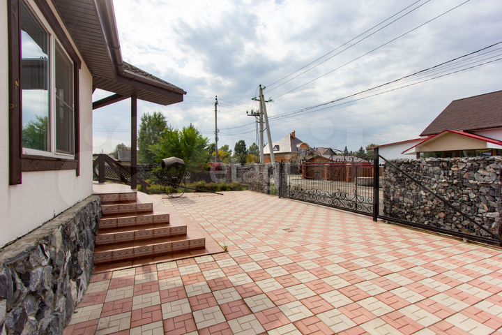 Коттедж 322 м² на участке 14,5 сот.