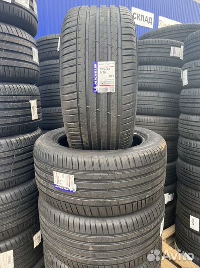 Michelin Pilot Sport 4 SUV 295/45 R19 113Y