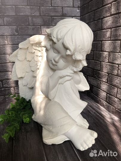 Ангел из литиевого мрамора