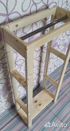 Вешалка напольная деревянная