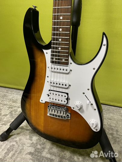 Электрогитара Ibanez с комбиком Roland