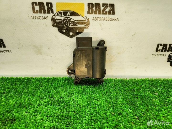 Моторчик привода заслонок отопителя