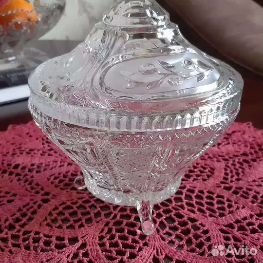 Хрустальная конфетница