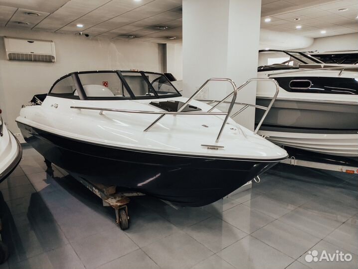 Каютный катер Phoenix Феникс 560