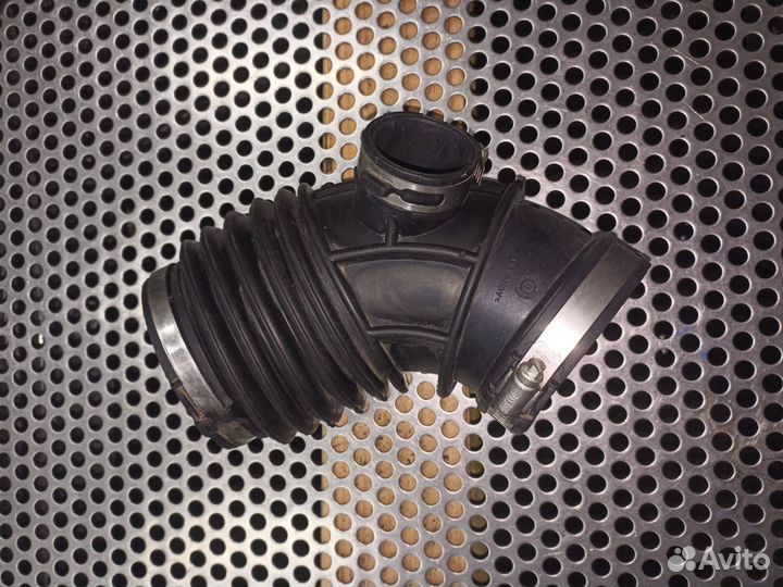 Патрубок чистого воздуха (к турбине) BMW 5 G30/G31