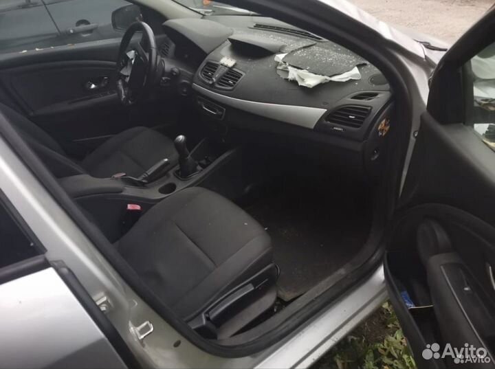 Разбирается на запчасти Renault Fluence 1.6 K4M