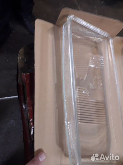 Продам стёкла от фар на Skoda Octavia новые 1996 2