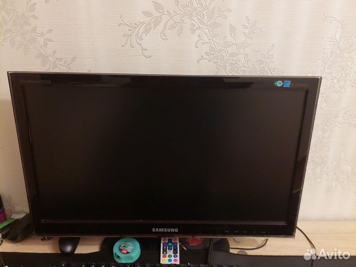 Монитор Samsung syncmaster p2250