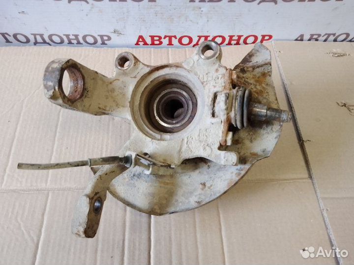 Поворотный кулак передний левый Volkswagen