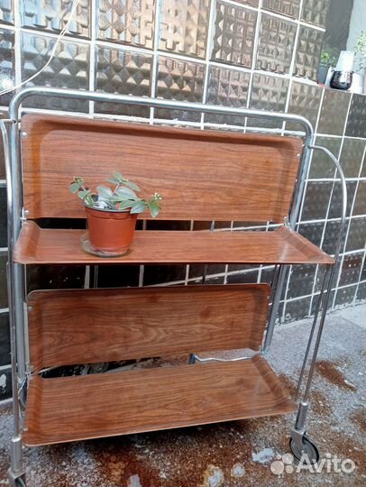 Сервировочный столик