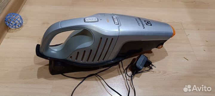 Пылесос Electrolux rapido ZB5112E автомобильный