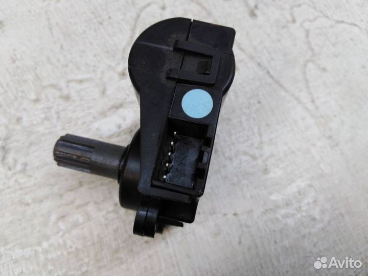 Моторчик заслонки печки