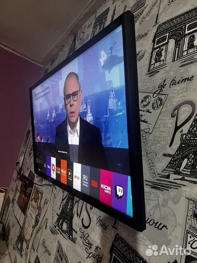 LG smart tv 32lm57