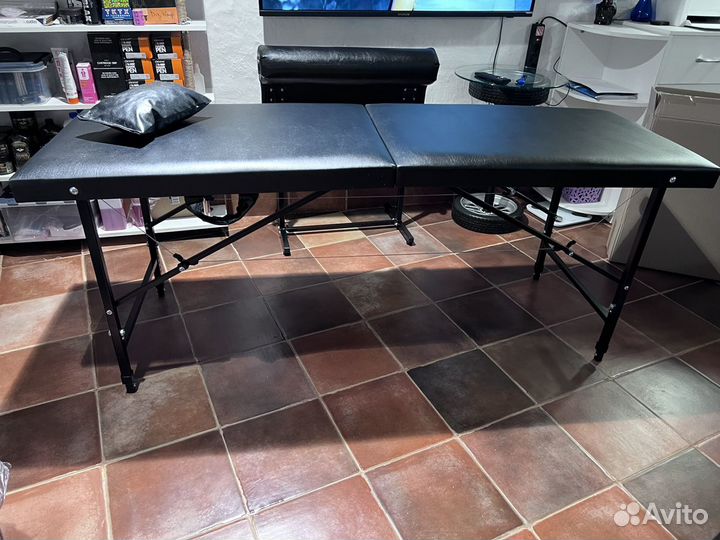 Кушетка косметологическая / стол массажный