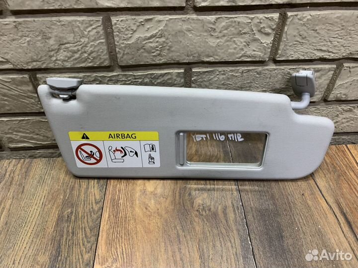 Skoda Yeti Козырек солнцезащитный правый