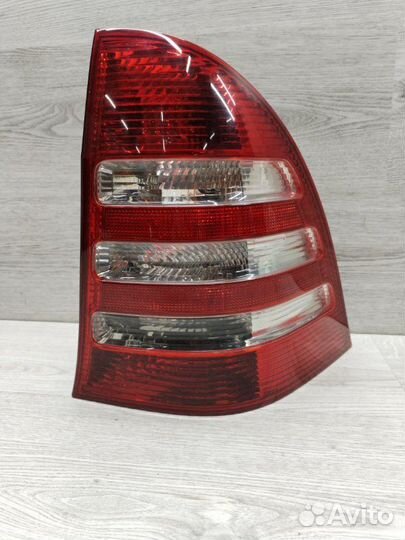 Фонарь задний правый Mercedes C-Class W203 OM646