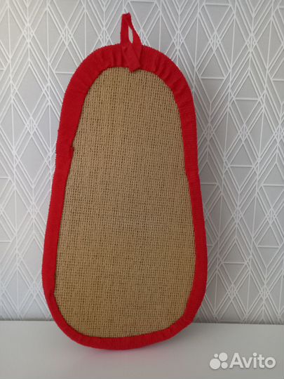 Вешалка настенная и полка настенная в виде тапочка