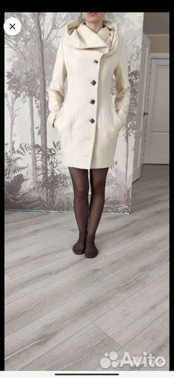 Пальто женское 40/42 белое