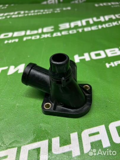 Фланец системы охлаждения Audi A4 2000