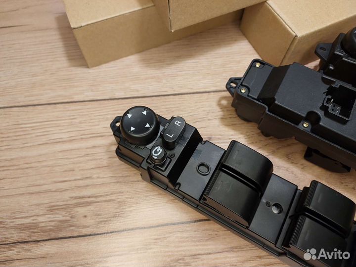 Блок управления стеклоподъемниками Mazda 6 GH