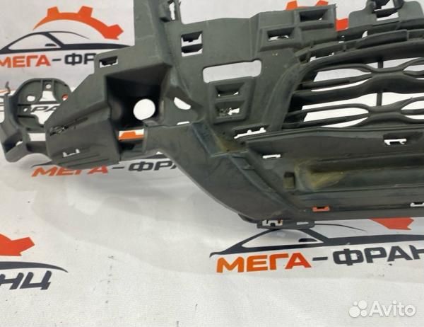 Решетка радиатора передняя Citroen Ds4 хэтчбек