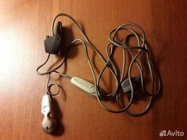 Проводная гарнитура Sony Ericsson k700i