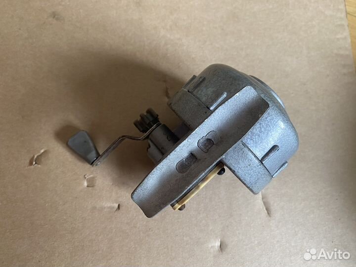 Катушка спиннинговая безынерционная СССР