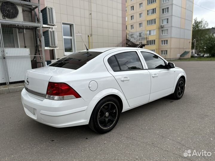 Opel Astra 1.6 МТ, 2011, 245 000 км