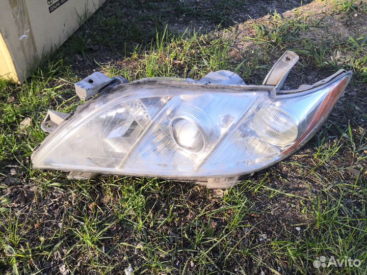 Оригинальные фары Toyota Camry дорест. 2008 ксенон