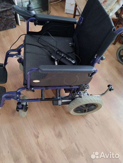Инвалидная коляска с электроприводом