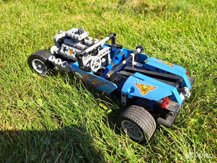 Lego Technic Гоночная машина 42022