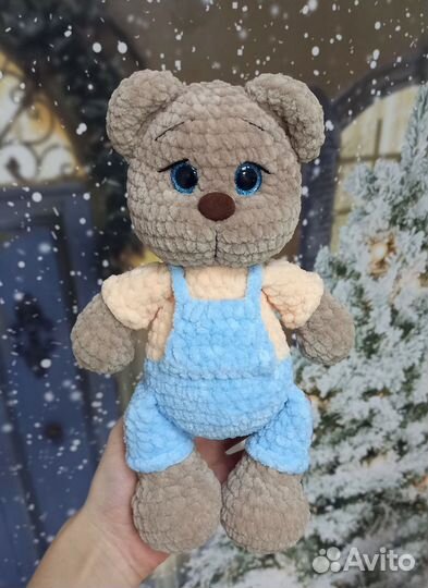 Вязаные игрушки. Зайки, мишки