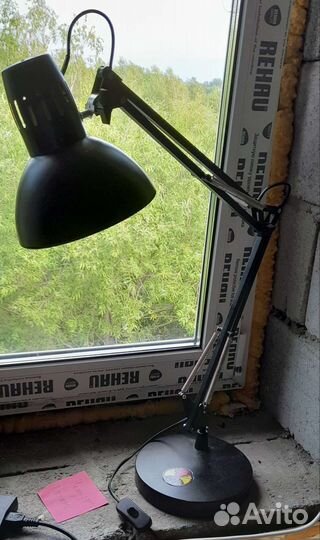 Лампа настольная