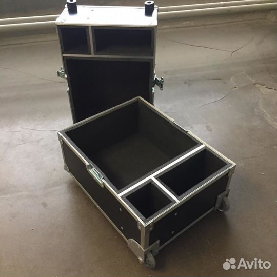 Алюминиевый кейс на 100 виниловых пластинок