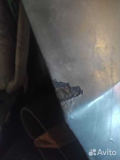 Капот на mitsubishi Lancer 9