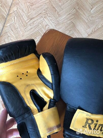 Боксерские перчатки