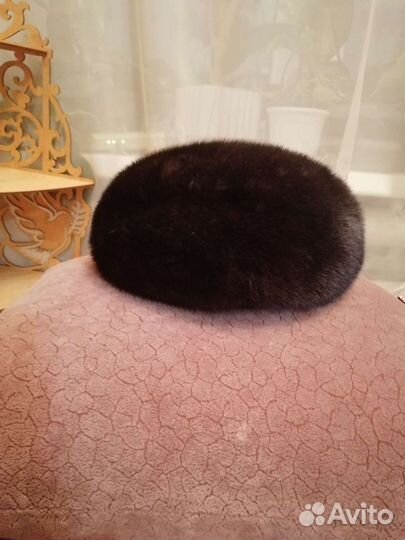 Шапка берет норковый