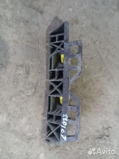 Кронштейн заднего бампера левый KIA RIO 4