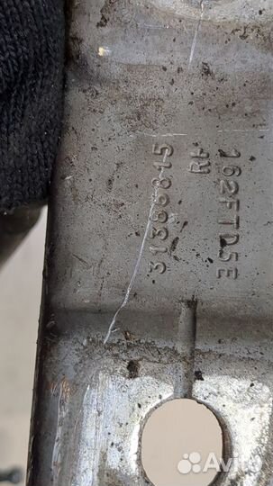 Петля капота Volvo XC60, 2015